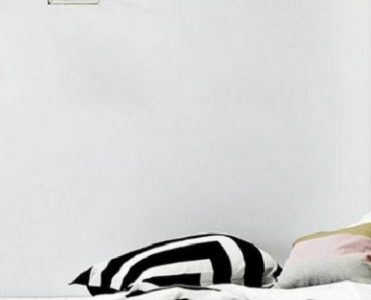 How to use Modern floor lamps in contemporary bedroom designs