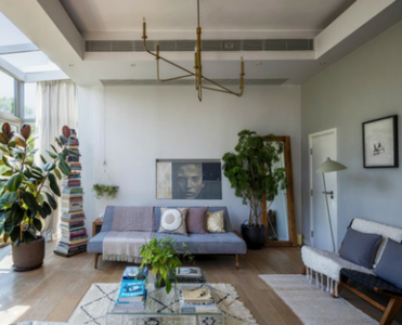 Treat Yourself by Seeing This Contemporary Rural Retreat!