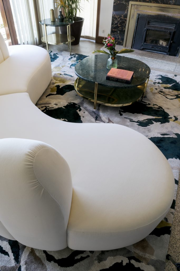 Hot This Week ? Exclusive New Pictures of Mid-Century Covet Valley