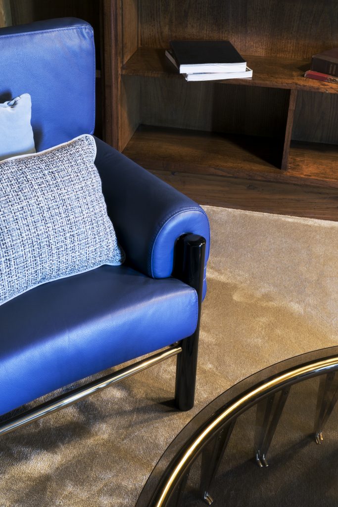 Hot This Week ? Exclusive New Pictures of Mid-Century Covet Valley