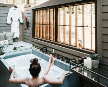 Hot This Week ? FREE EBOOK To Upgrade Your Summer Outdoor Décor Game!